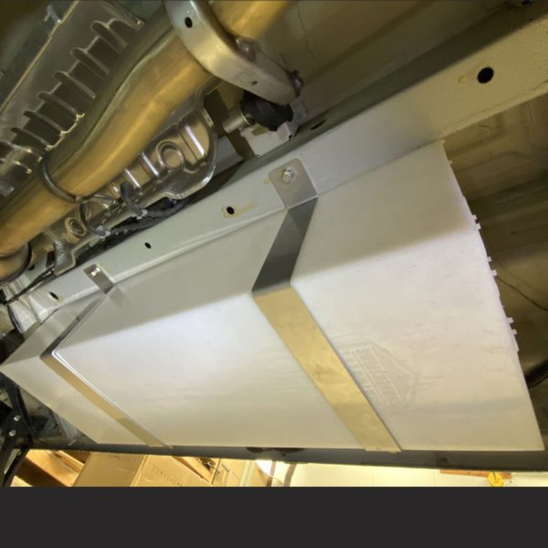 11 gallon undermount water tank