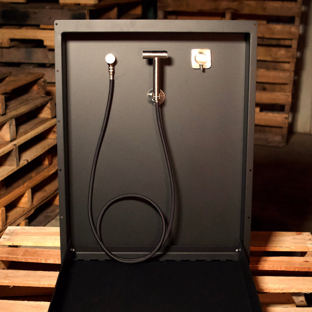 shower port in folding shower