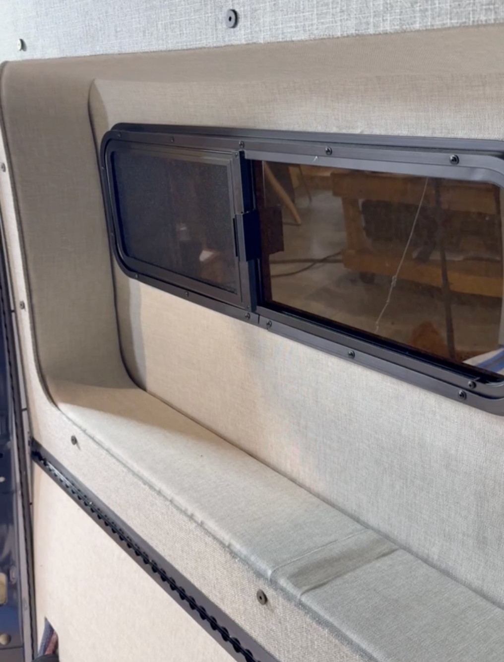 Sprinter Rear Window Trim Rings: Passenger-Side