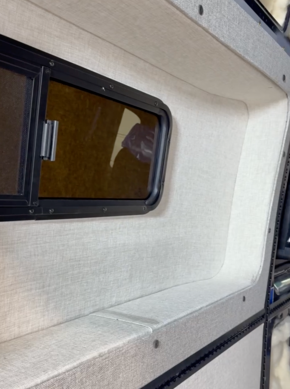 Sprinter Rear Window Trim Rings: Passenger-Side