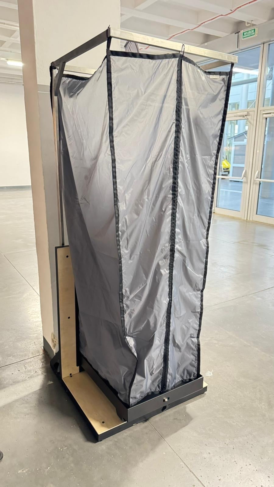 Tetravan Folding Shower 2.1 with Magnetic Curtain